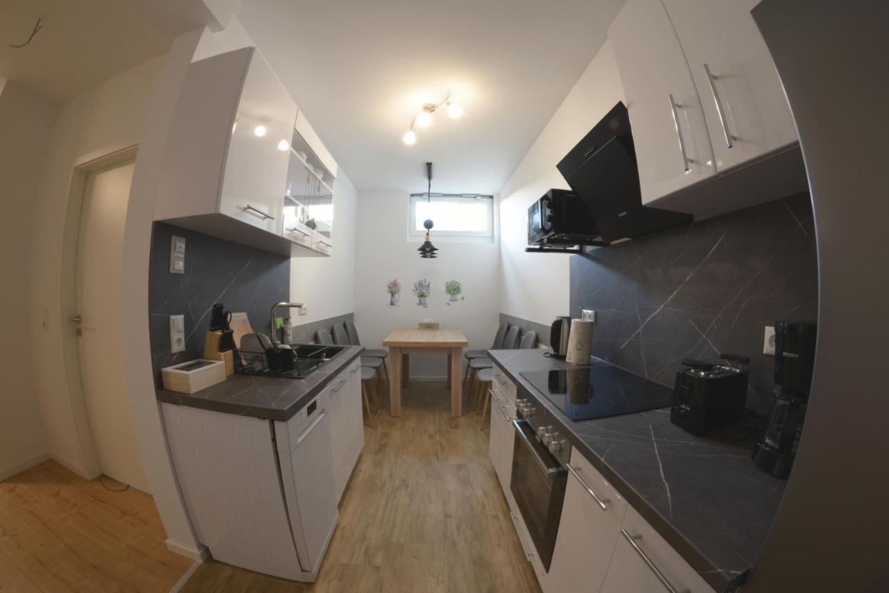 Schoene Ferienwohnung 78M2, 3 Schlafzimmer, 2 Baeder, Zentrumnah, 1Og Эрфурт Экстерьер фото