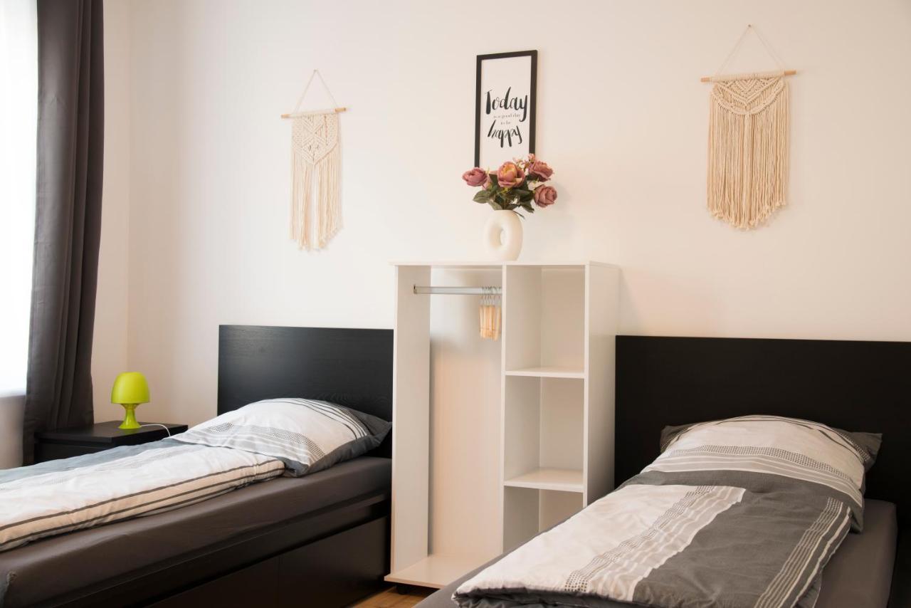 Schoene Ferienwohnung 78M2, 3 Schlafzimmer, 2 Baeder, Zentrumnah, 1Og Эрфурт Экстерьер фото
