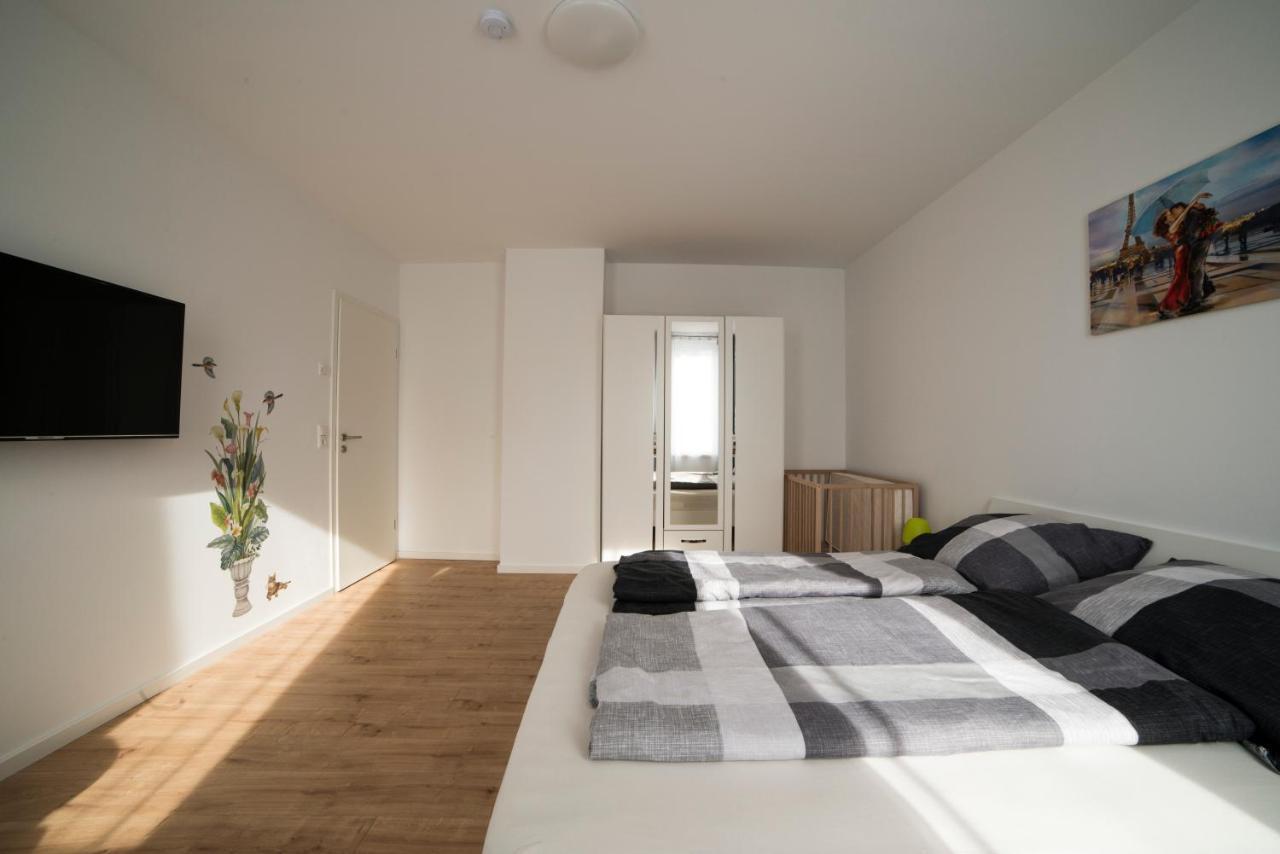 Schoene Ferienwohnung 78M2, 3 Schlafzimmer, 2 Baeder, Zentrumnah, 1Og Эрфурт Экстерьер фото
