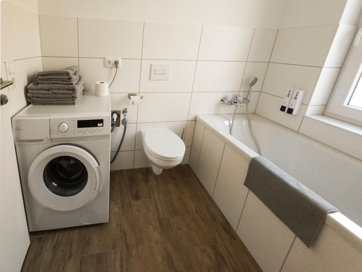 Schoene Ferienwohnung 78M2, 3 Schlafzimmer, 2 Baeder, Zentrumnah, 1Og Эрфурт Экстерьер фото